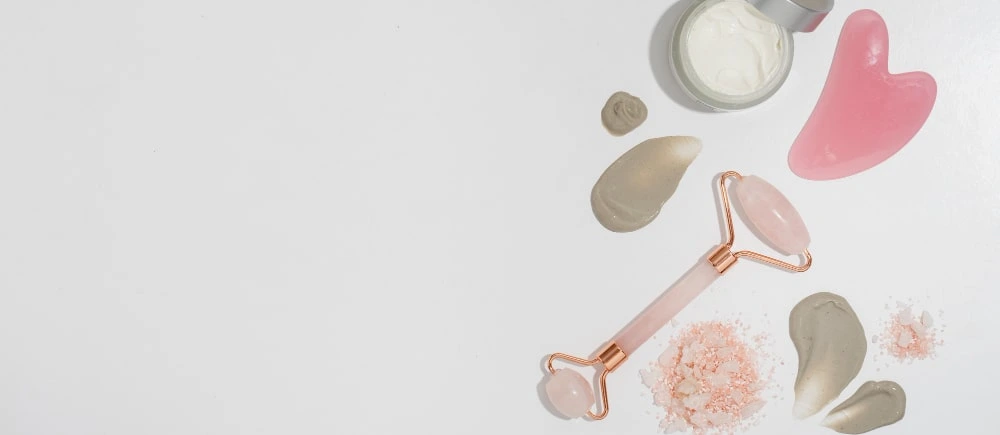 Accessoires pour le Visage : Les Essentiels du Skincare