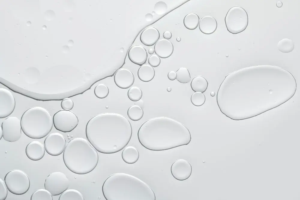Peptides pour la peau : l’alternative anti-âge au rétinol ?