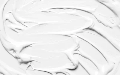 Acide Polyglutamique vs Hyaluronique : une Hydratation Efficace