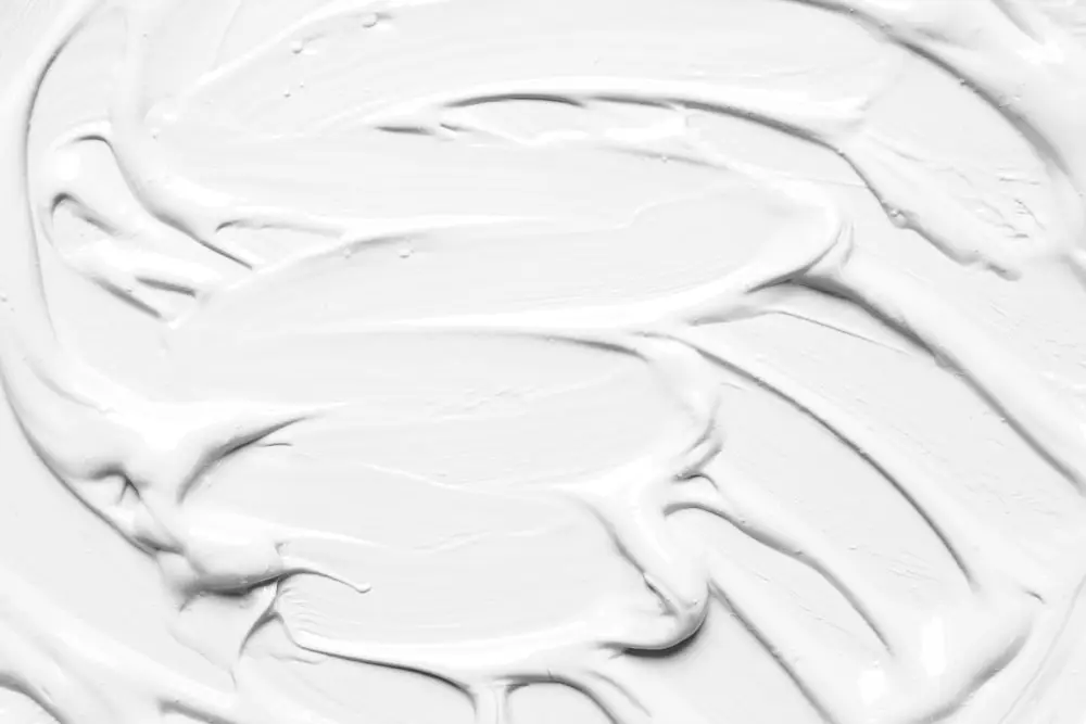 Acide Polyglutamique vs Hyaluronique : une Hydratation Efficace